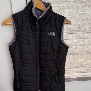 The North Face Women's Black Fleece-Lined Vest